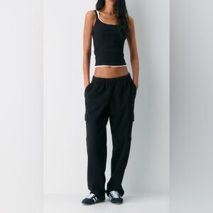Aritzia Women’s Cozy Sweatfleece Mega Cargo Sweatpant